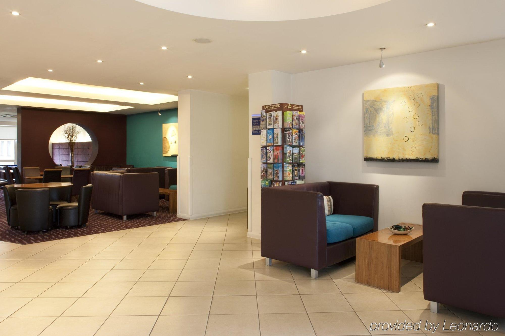 Holiday Inn Express Bedford By Ihg Exterior foto